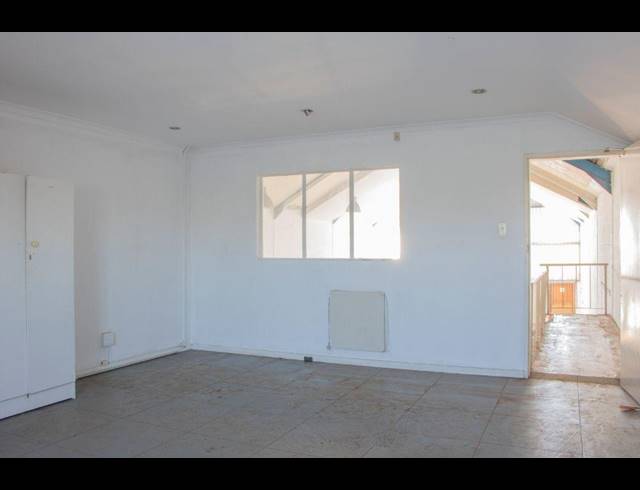 279M² BUILDING FOR SALE IN PAARDEN EILAND